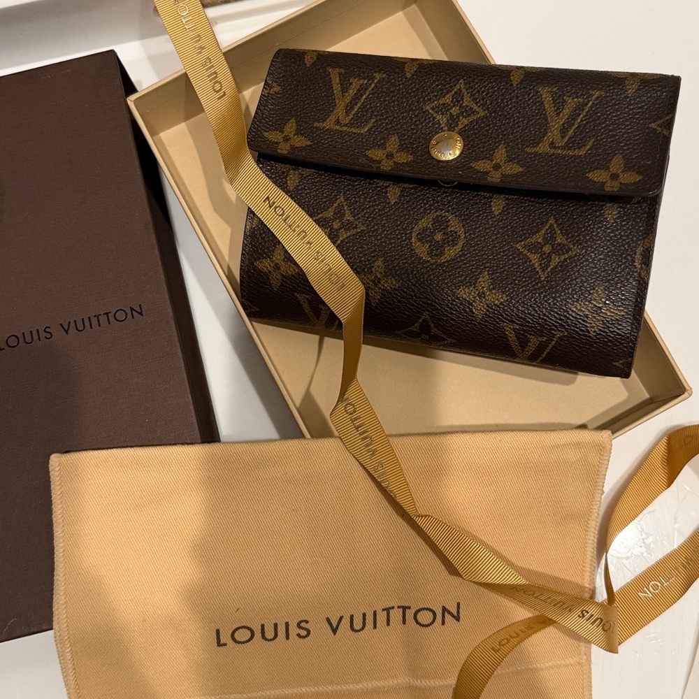 LOUIS VUITTON LV GHW Portefeuille Alexandra Wallet  Monogram Brown